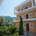 Summertime Aparthotel