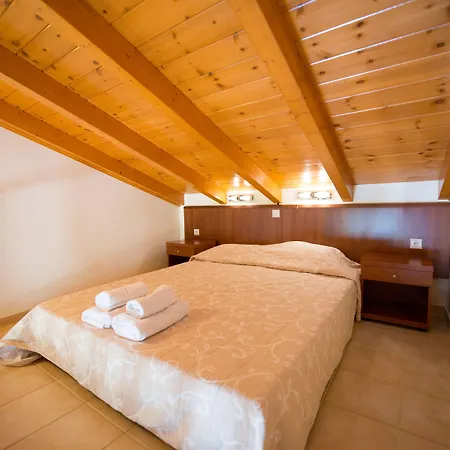 Lägenhetshotell Summertime Nikiana